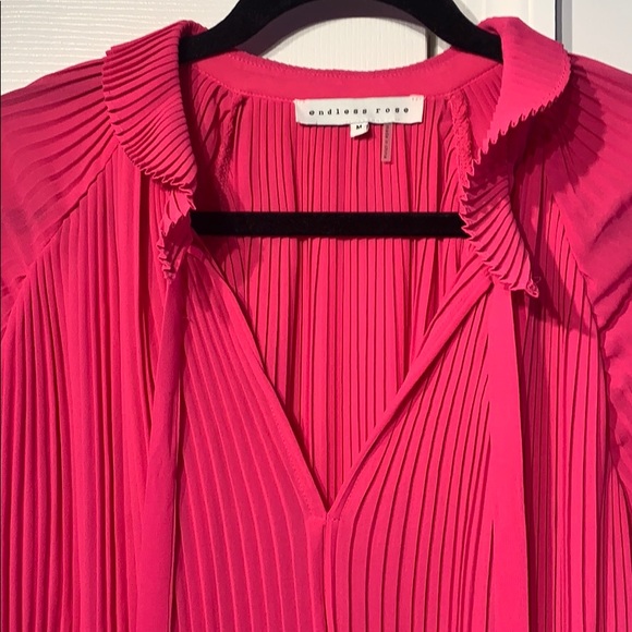 Pleated blouse with collar and neck tie, like new - Picture 2 of 6